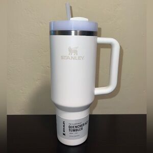 NWT- Stanley 40 oz Cream Adventure Quencher